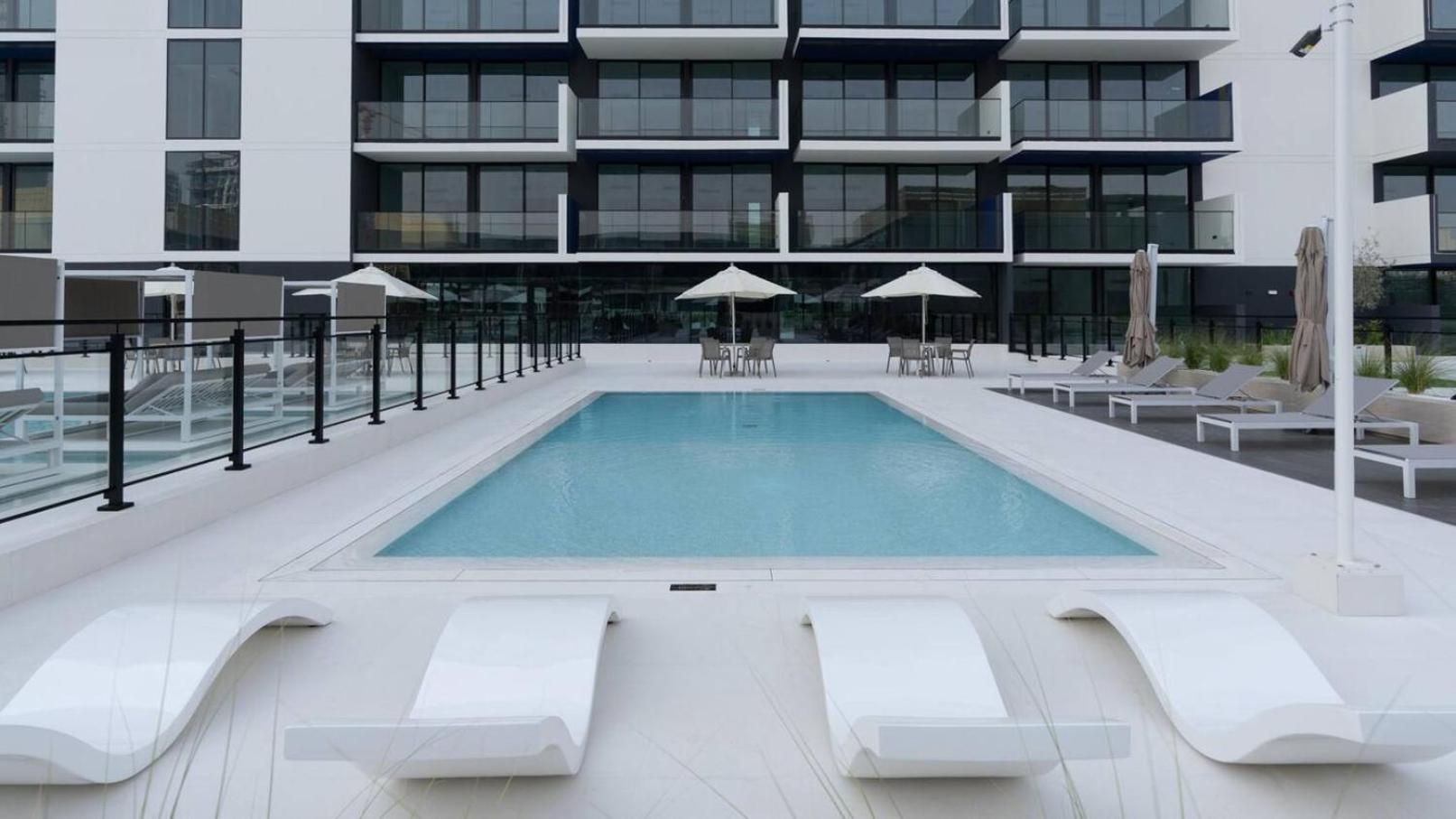Serene 1-bedroom With Pool View In Jvc Apartment *