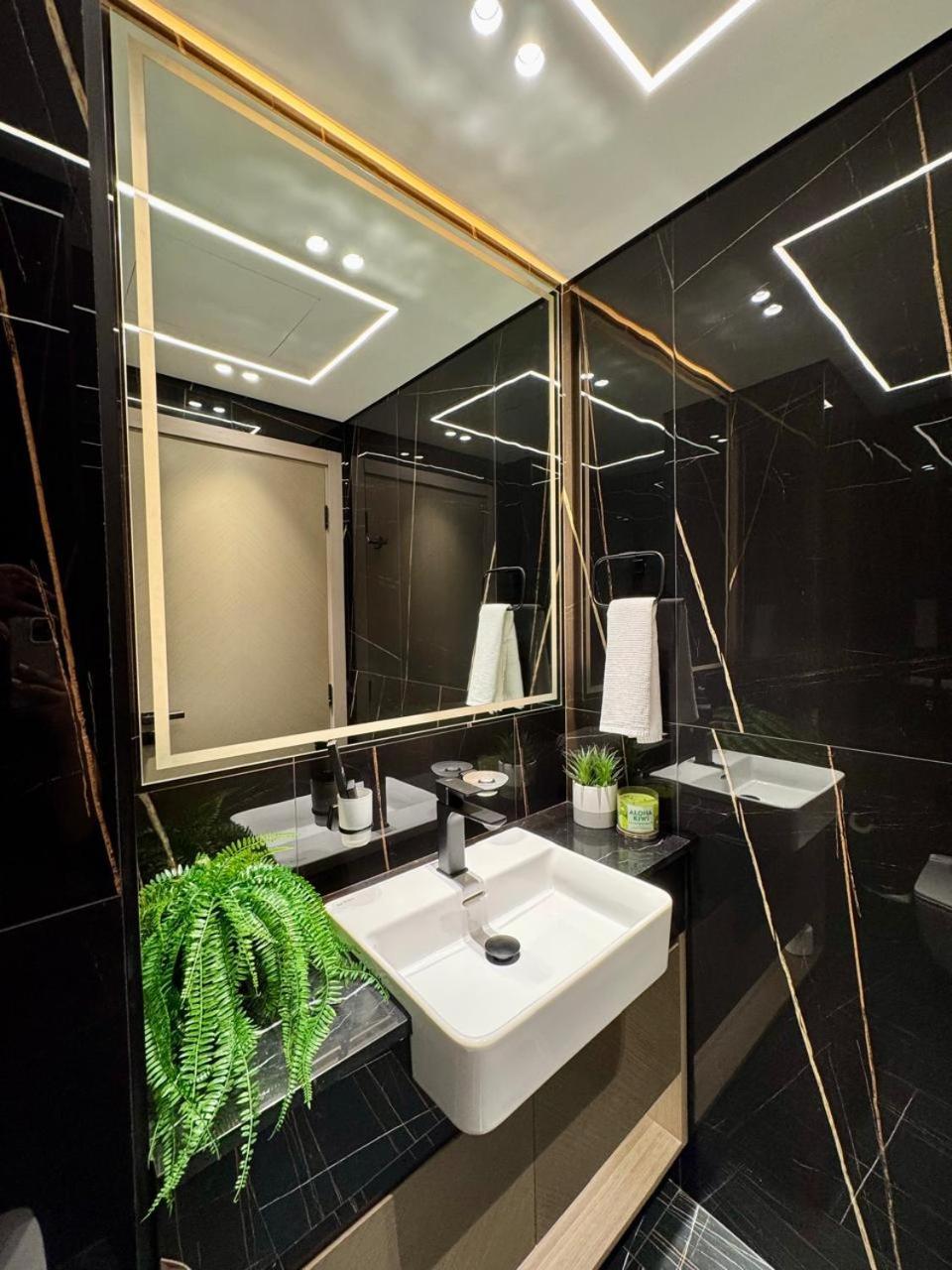 Apartment Serene 1-bedroom With Pool View In Jvc *