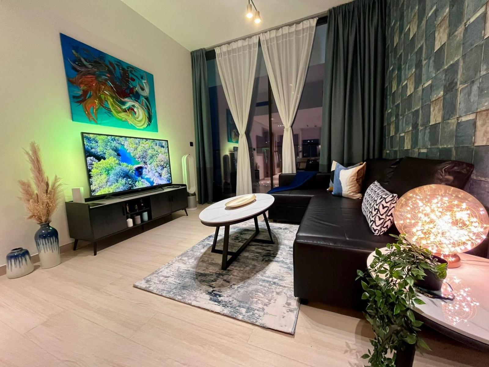 Serene 1-bedroom With Pool View In Jvc Apartment
